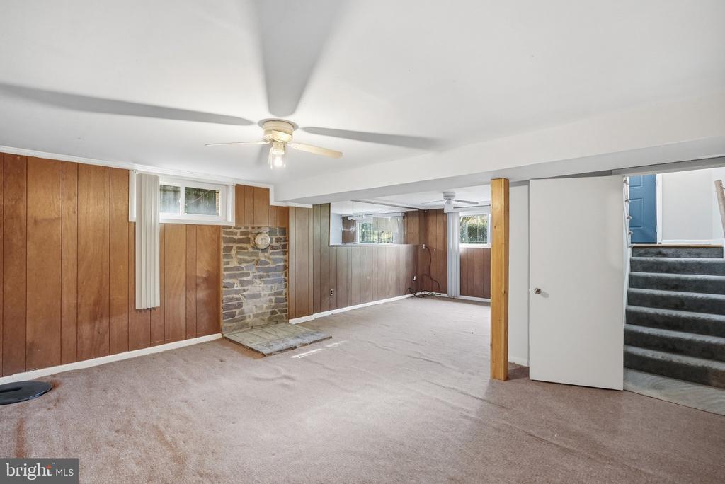 23 DAIMLER DRIVE