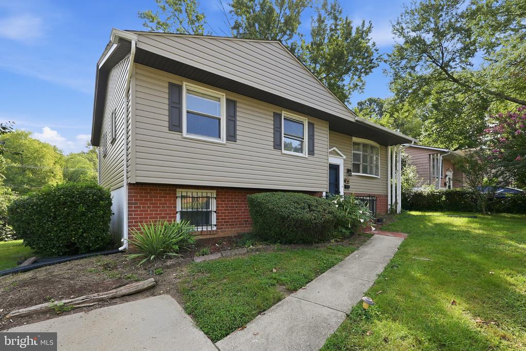 23 DAIMLER DRIVE