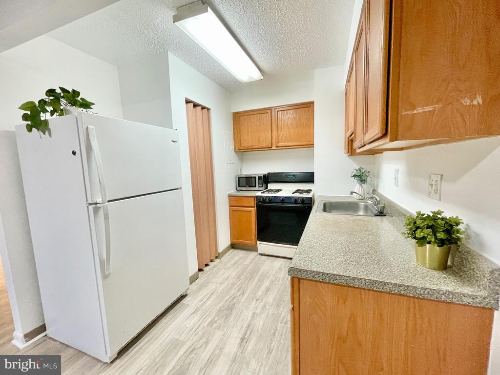 1824 METZEROTT ROAD Unit: 203