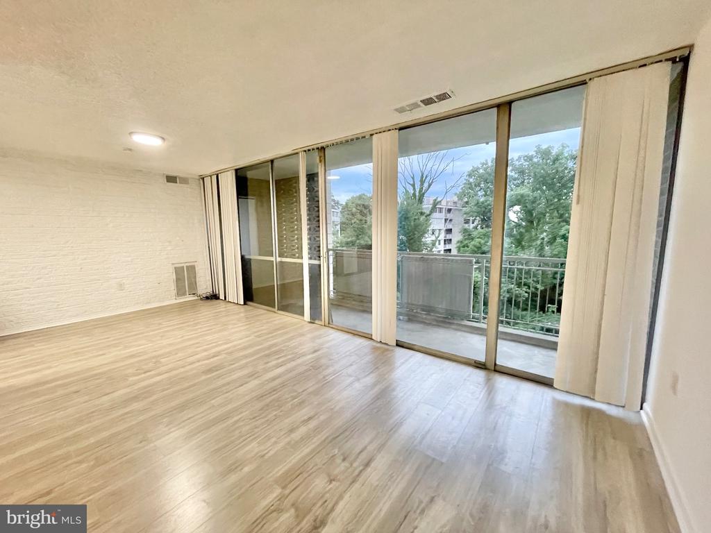 1824 METZEROTT ROAD Unit: 203