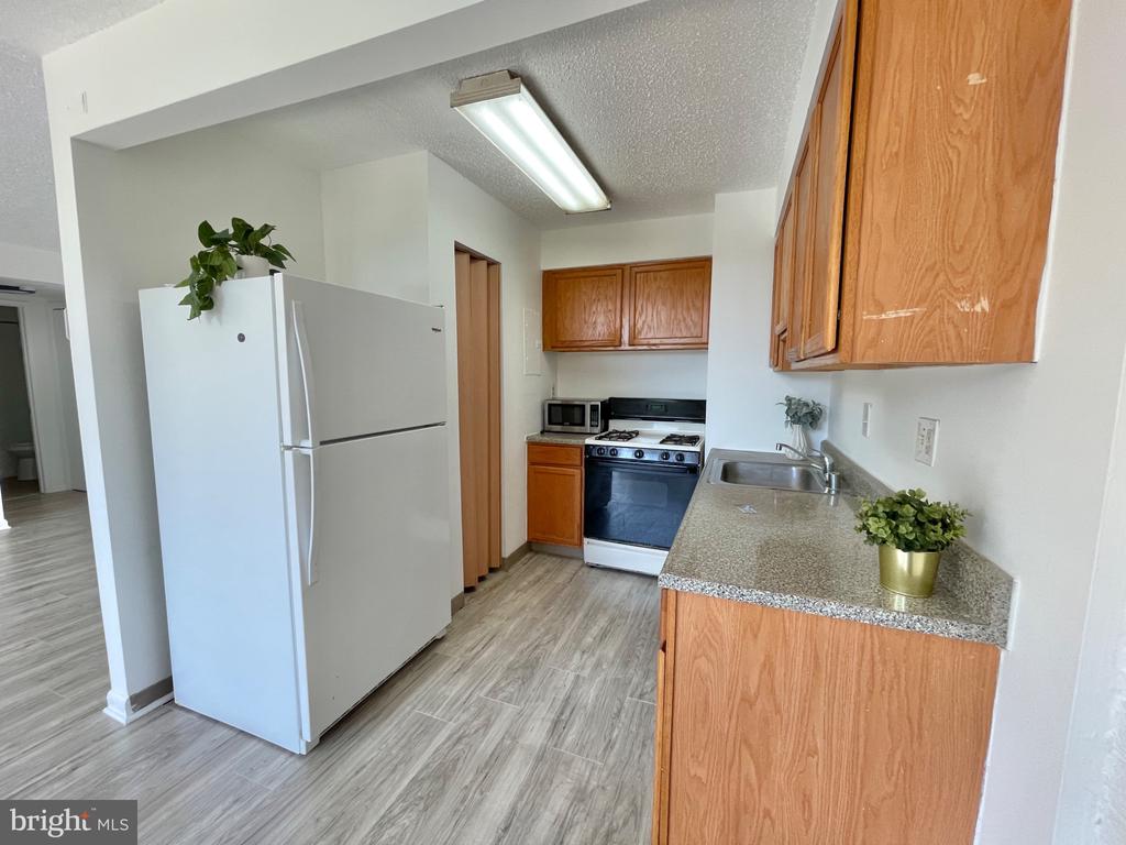 1824 METZEROTT ROAD Unit: 203