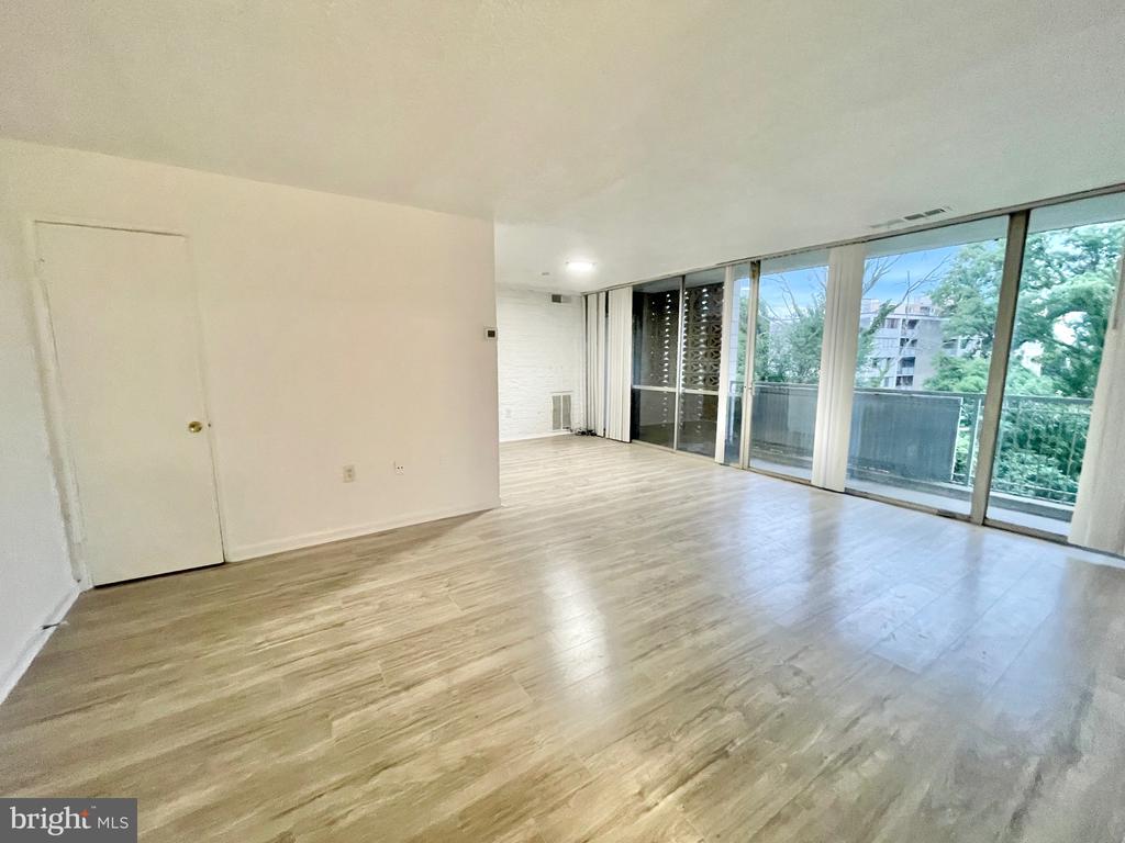 1824 METZEROTT ROAD Unit: 203