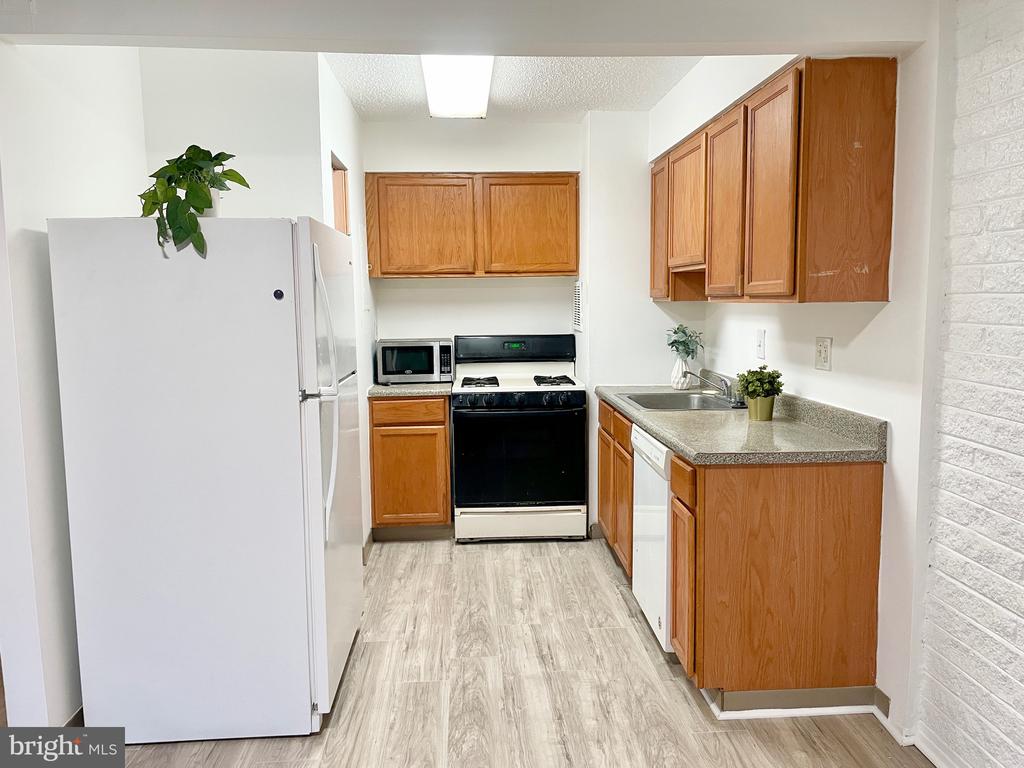1824 METZEROTT ROAD Unit: 203