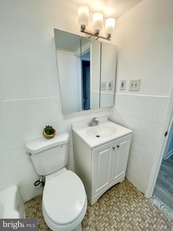 1824 METZEROTT ROAD Unit: 203