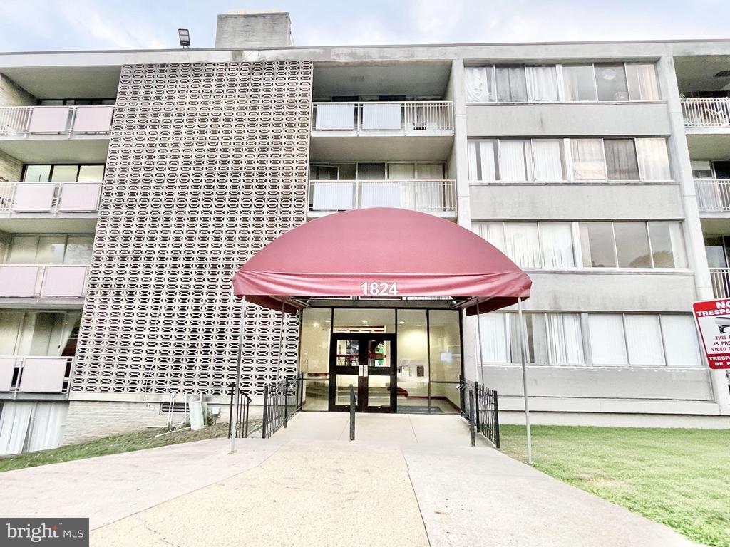 1824 METZEROTT ROAD Unit: 203