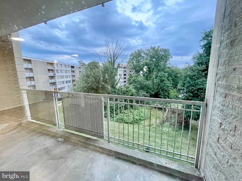 1824 METZEROTT ROAD Unit: 203