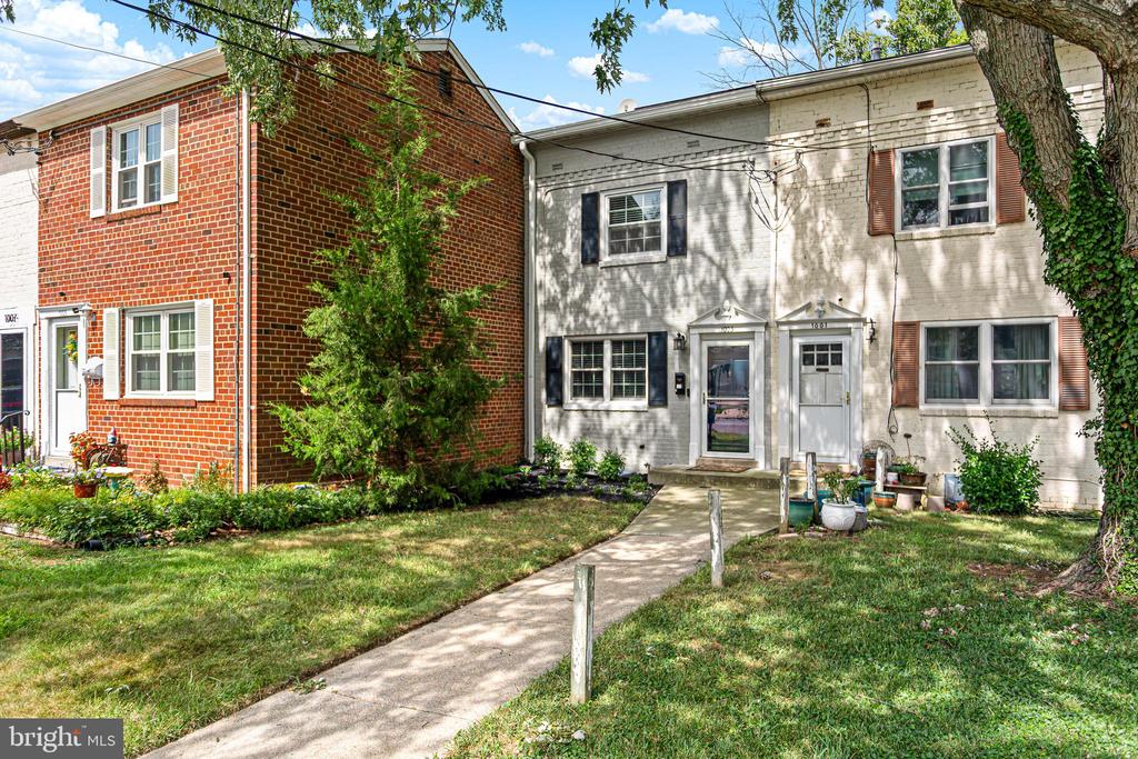 1003 PHILLIP POWERS DRIVE