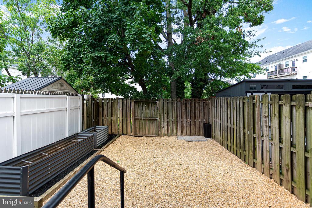 1003 PHILLIP POWERS DRIVE