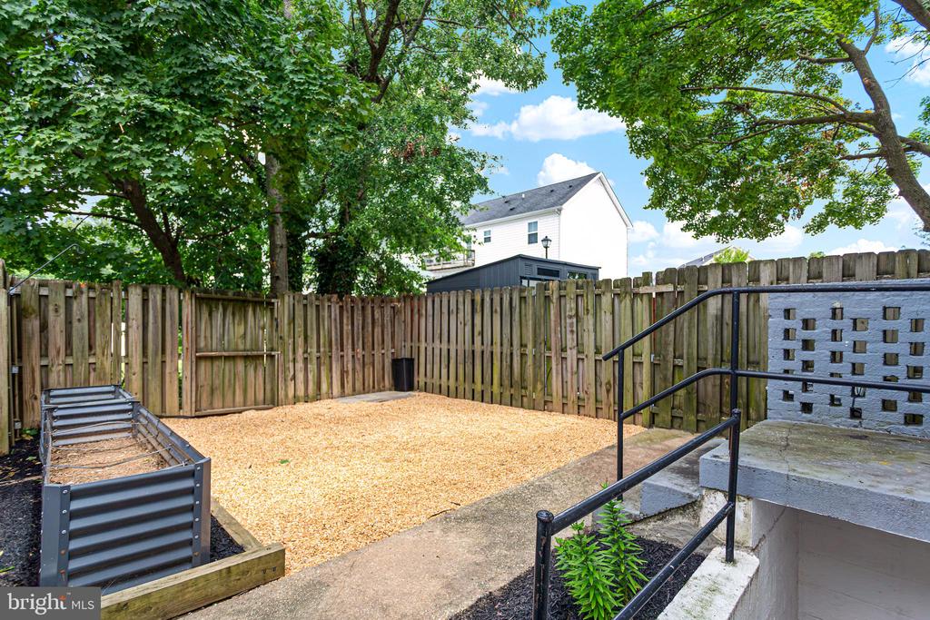 1003 PHILLIP POWERS DRIVE