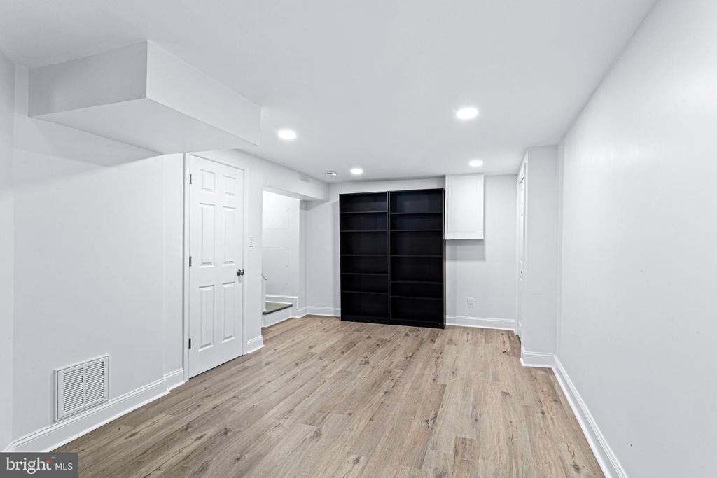 1003 PHILLIP POWERS DRIVE