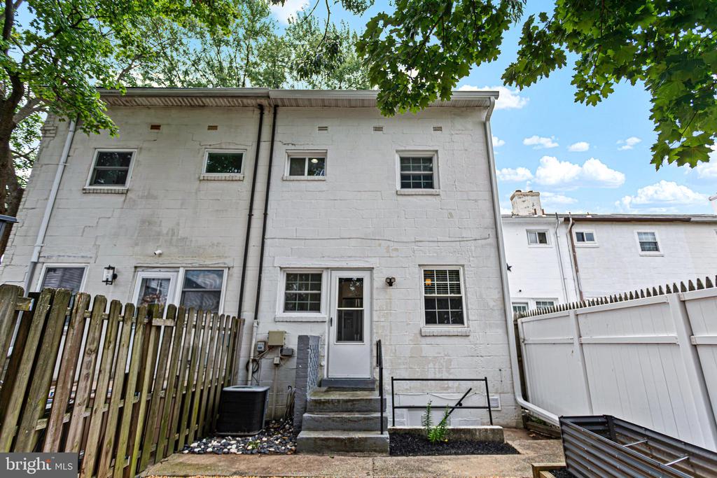 1003 PHILLIP POWERS DRIVE