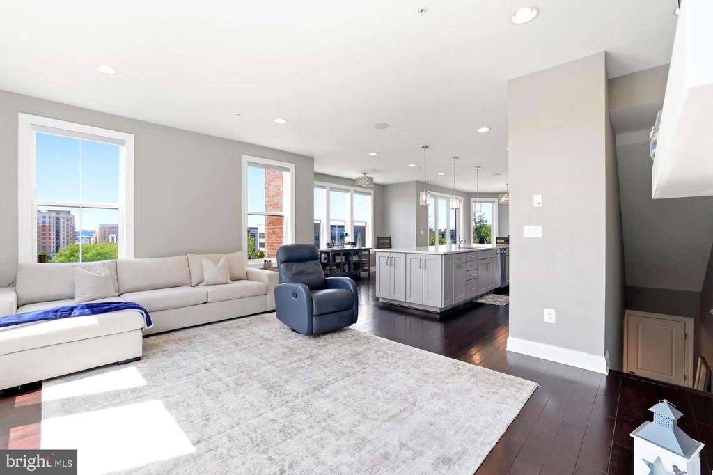 500 RIVERSAIL LANE Unit: 438