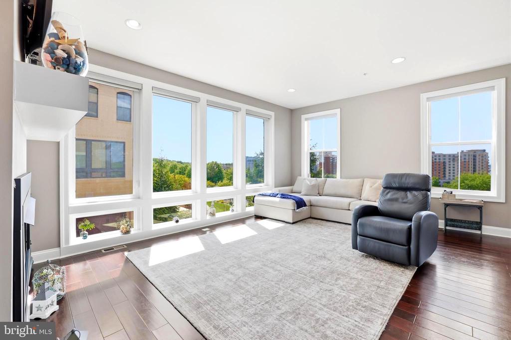 500 RIVERSAIL LANE Unit: 438