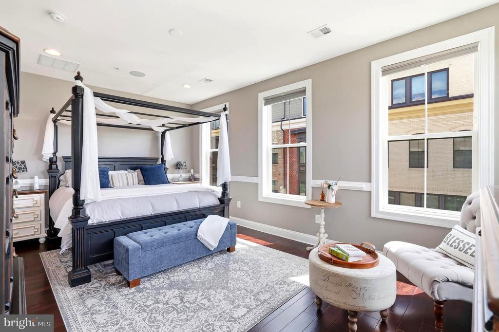 500 RIVERSAIL LANE Unit: 438