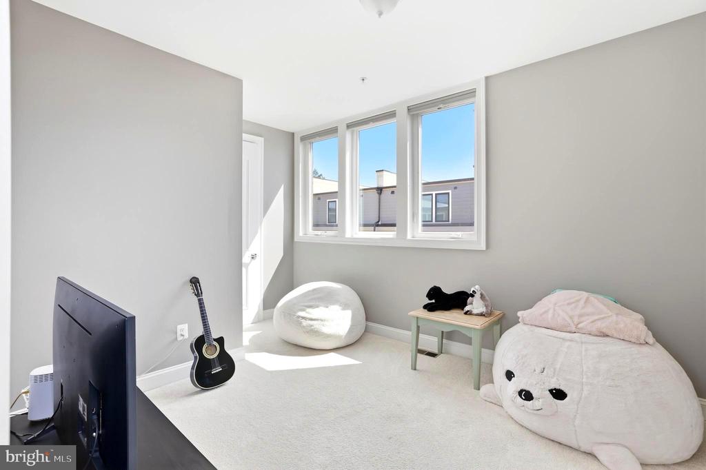 500 RIVERSAIL LANE Unit: 438