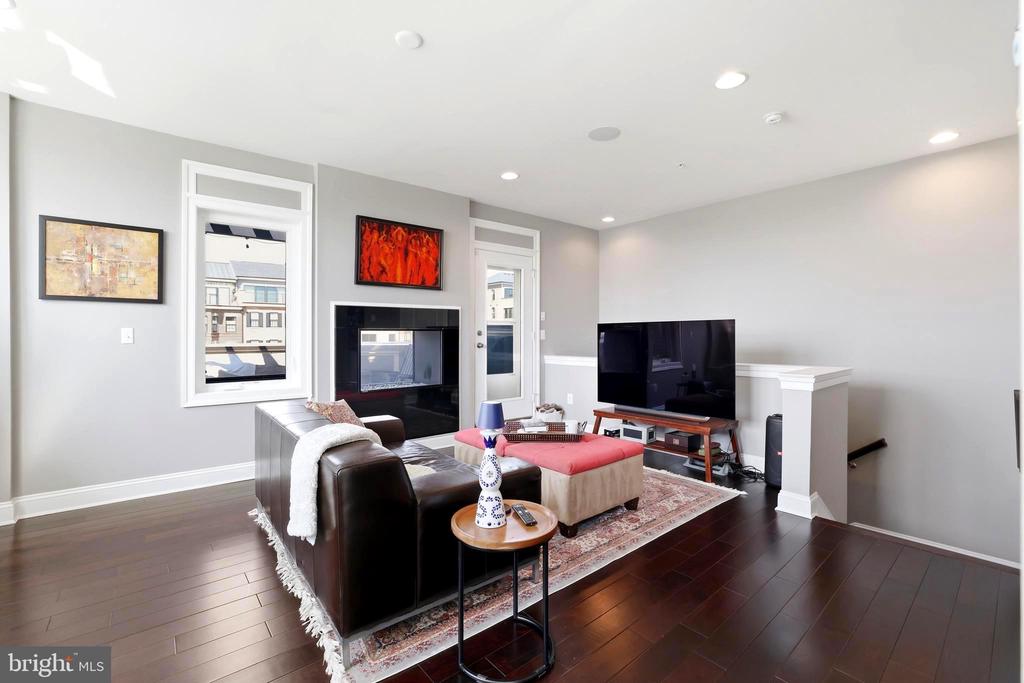 500 RIVERSAIL LANE Unit: 438