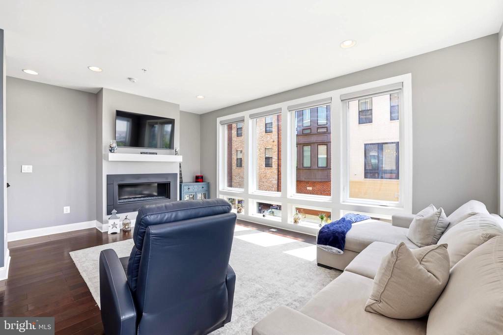 500 RIVERSAIL LANE Unit: 438