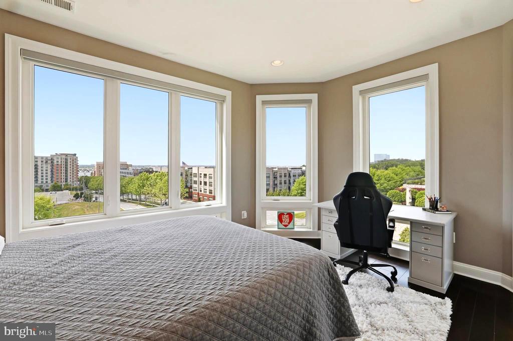 500 RIVERSAIL LANE Unit: 438