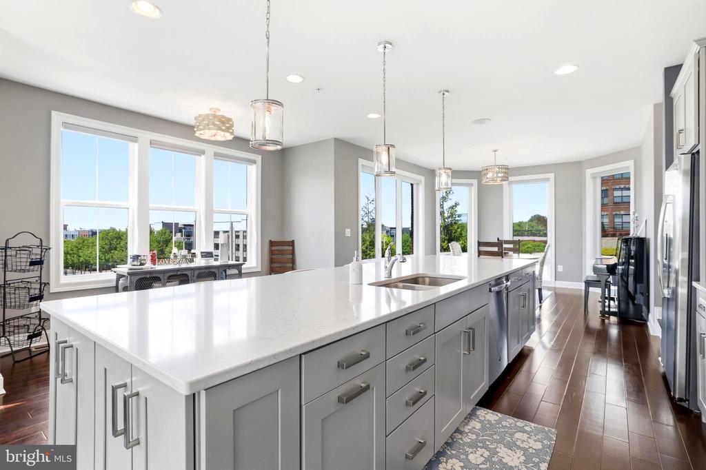 500 RIVERSAIL LANE Unit: 438