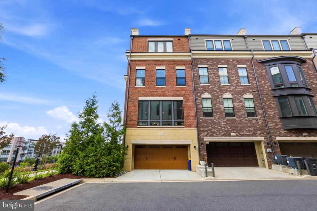 500 RIVERSAIL LANE Unit: 438