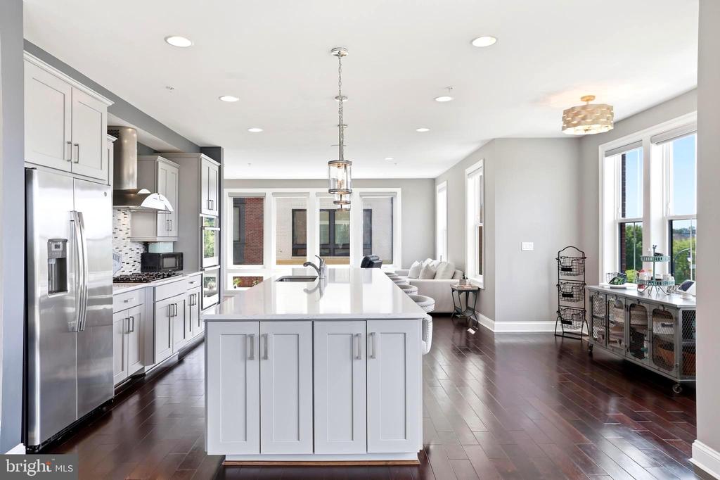 500 RIVERSAIL LANE Unit: 438