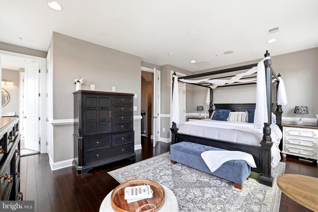 500 RIVERSAIL LANE Unit: 438