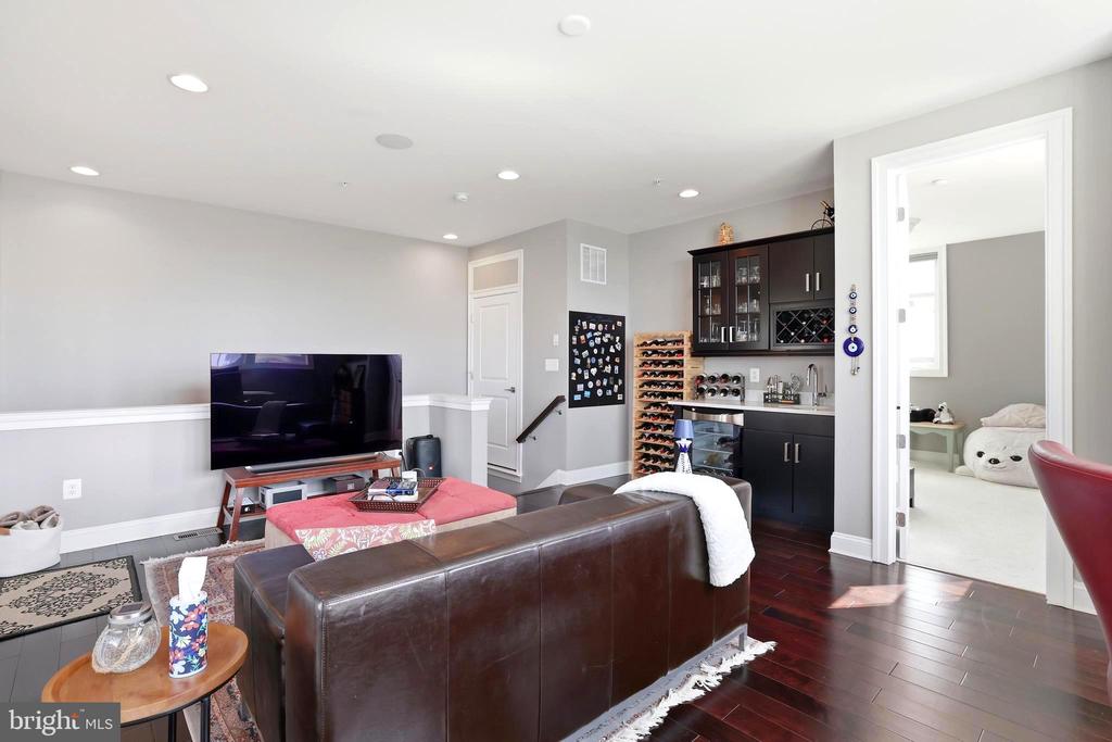 500 RIVERSAIL LANE Unit: 438