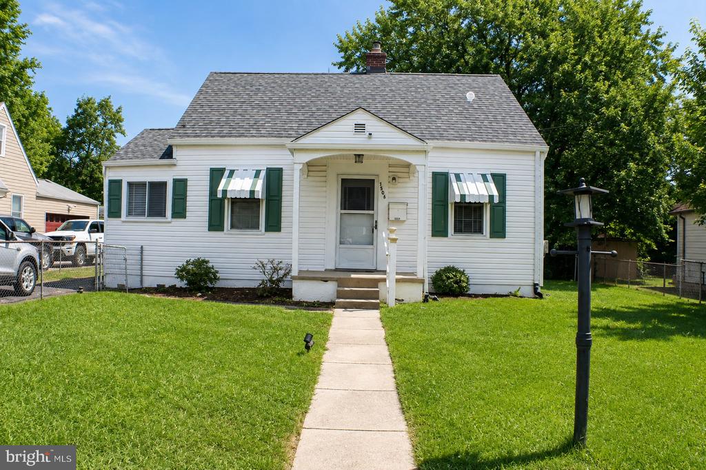 4502 MAPLE ROAD