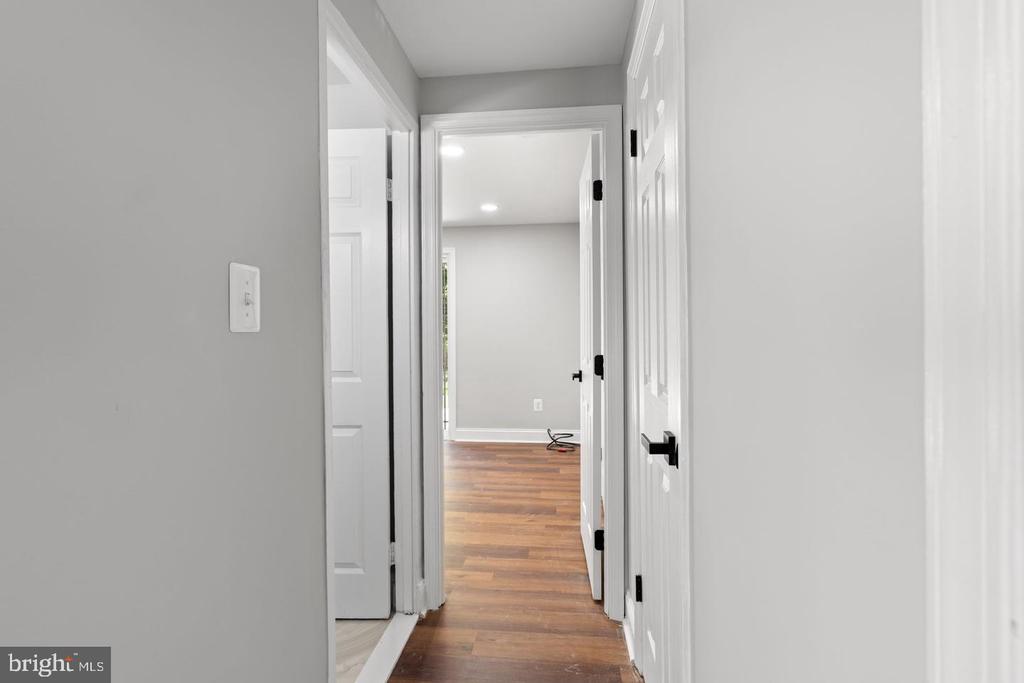 1709 DUTCH VILLAGE DRIVE Unit: M-394