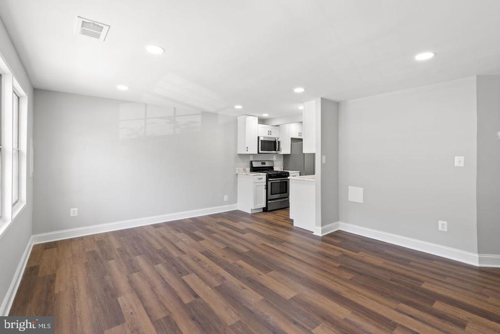 1709 DUTCH VILLAGE DRIVE Unit: M-394