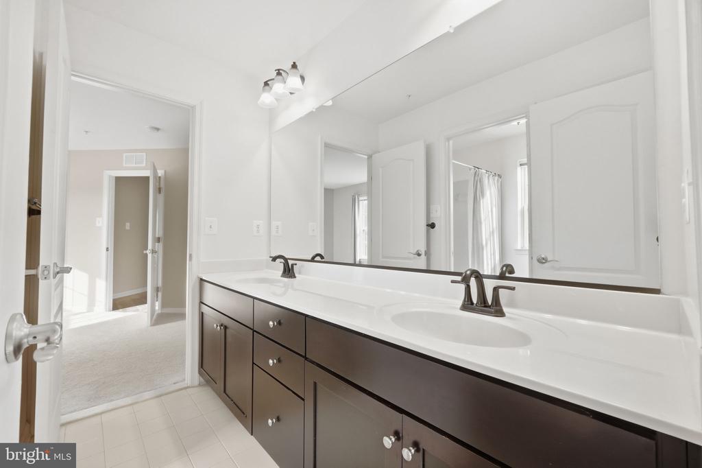 3012 LAKE FOREST DRIVE