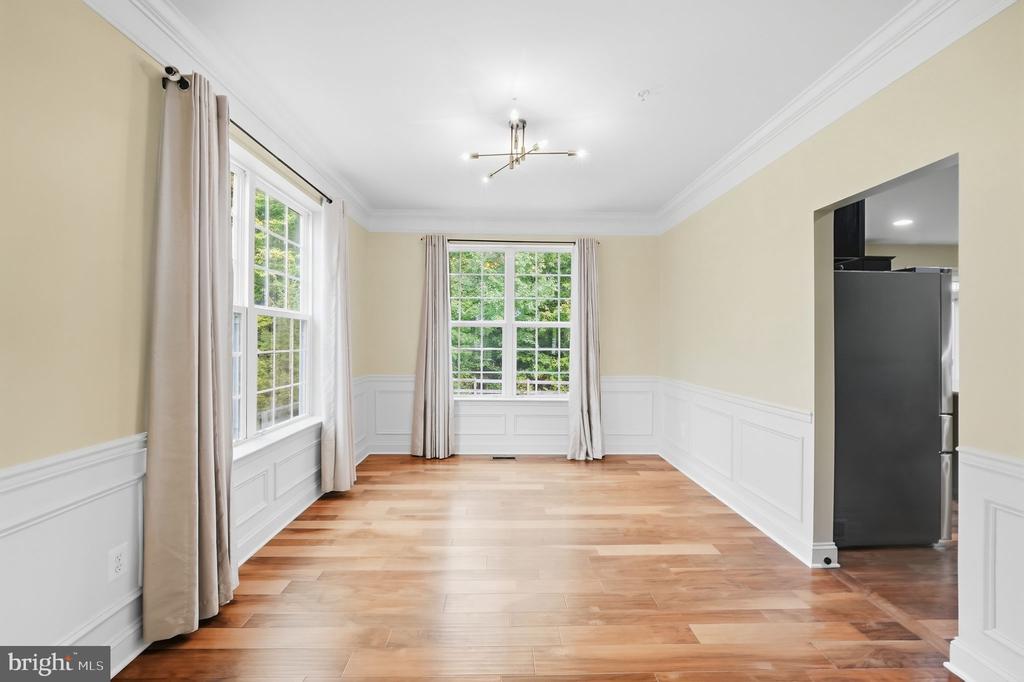 3012 LAKE FOREST DRIVE