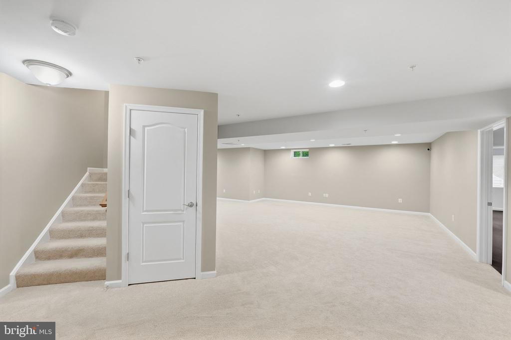 3012 LAKE FOREST DRIVE