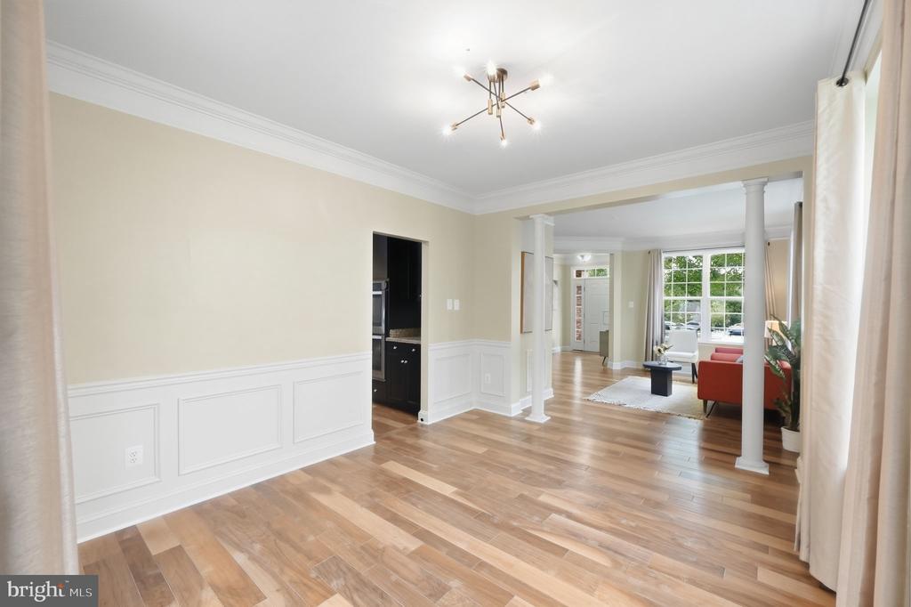 3012 LAKE FOREST DRIVE