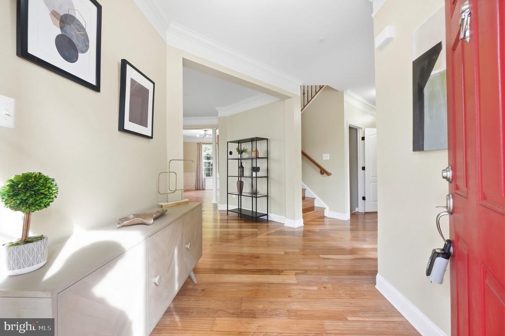 3012 LAKE FOREST DRIVE