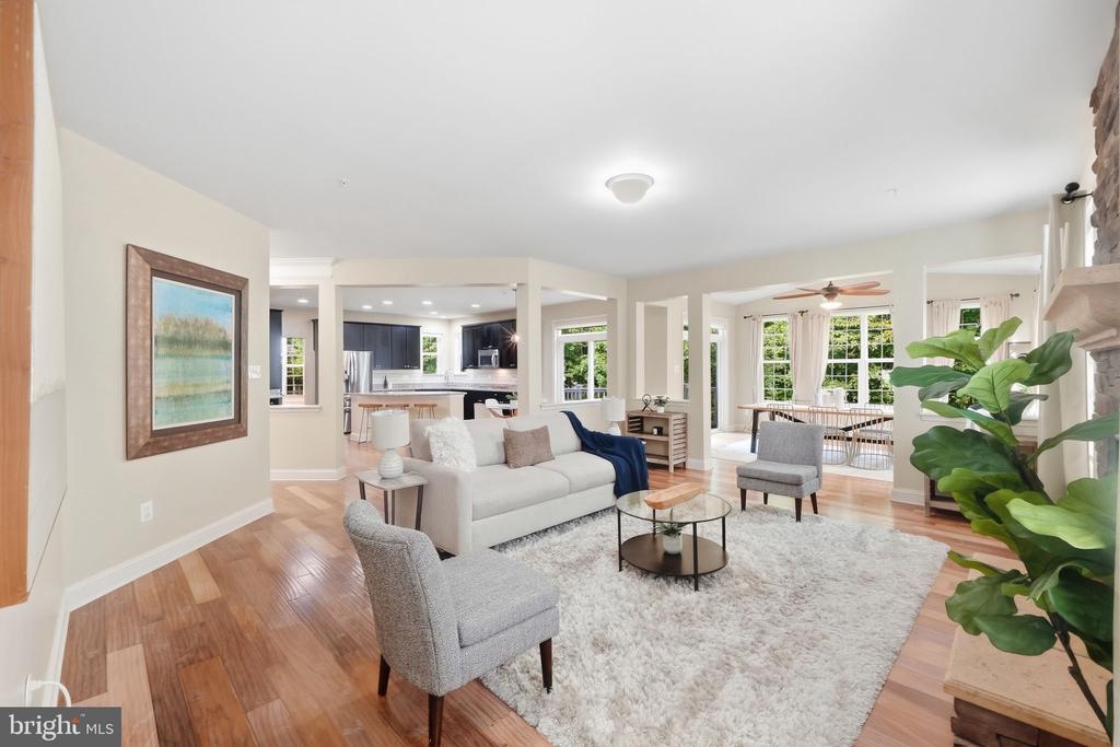 3012 LAKE FOREST DRIVE