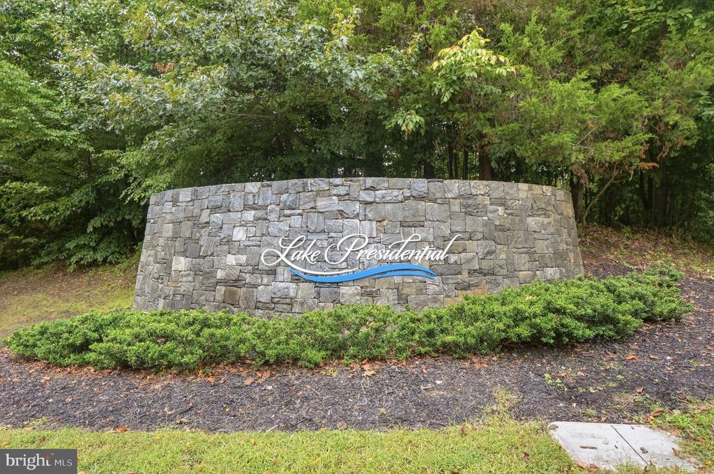 3012 LAKE FOREST DRIVE