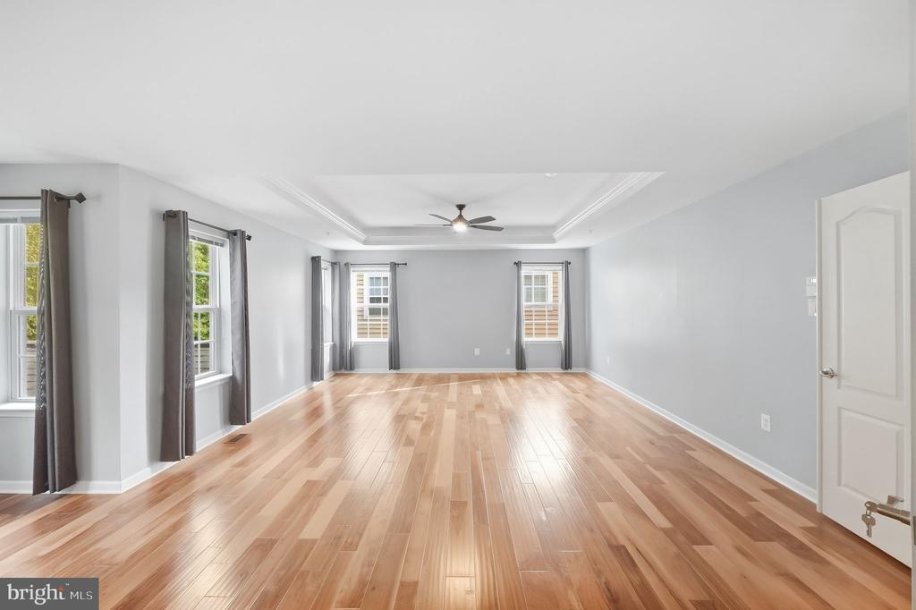 3012 LAKE FOREST DRIVE