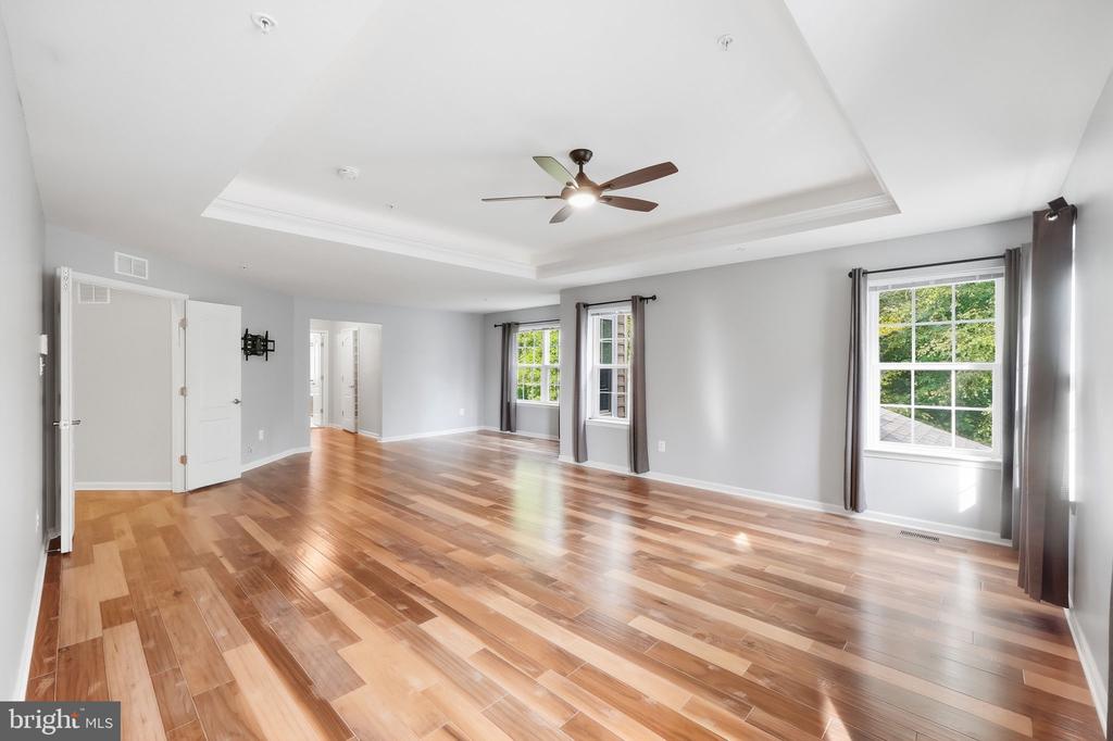 3012 LAKE FOREST DRIVE