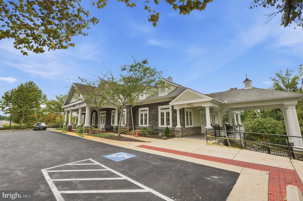 3012 LAKE FOREST DRIVE