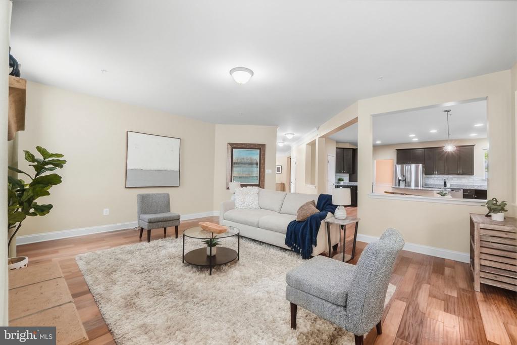 3012 LAKE FOREST DRIVE