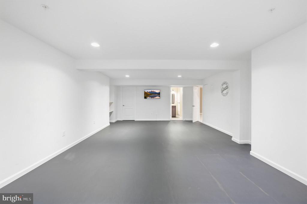 3012 LAKE FOREST DRIVE
