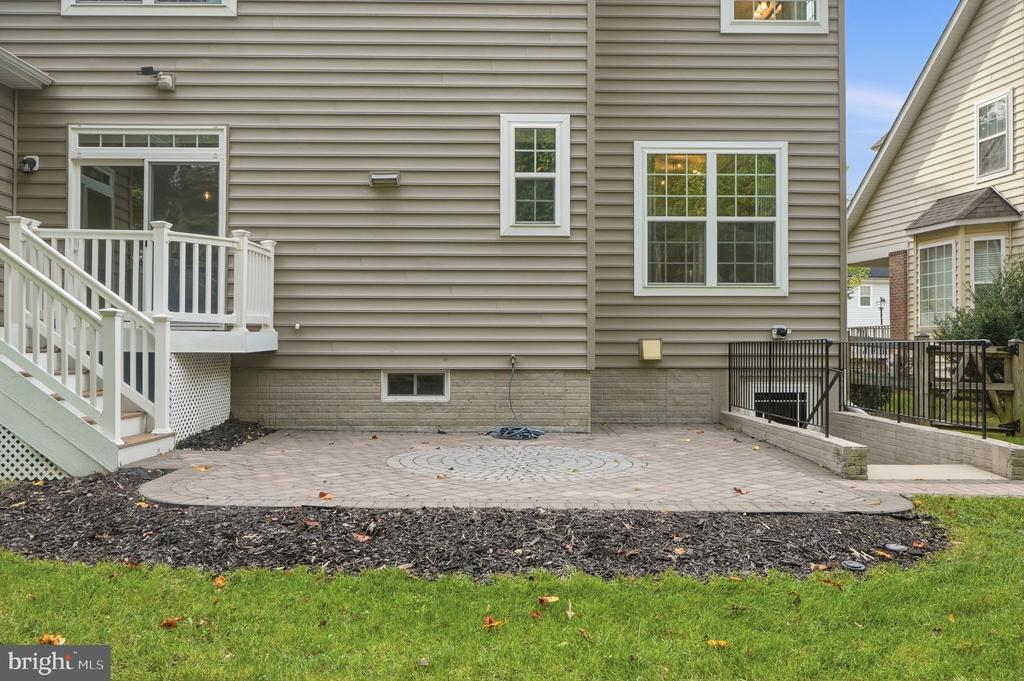 3012 LAKE FOREST DRIVE