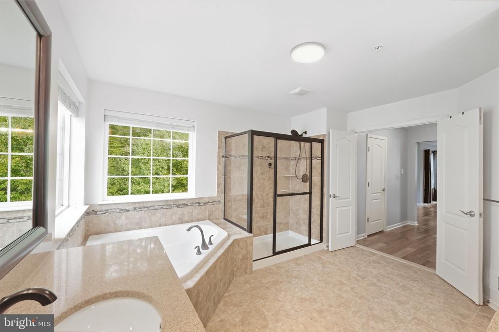 3012 LAKE FOREST DRIVE