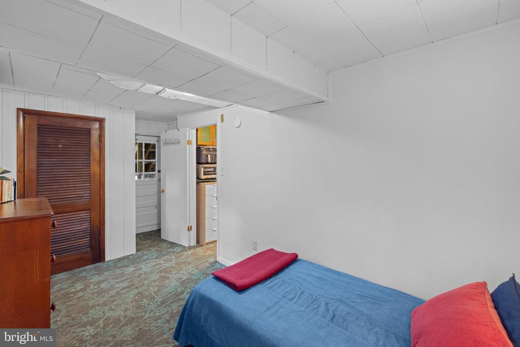 6715 QUEENS CHAPEL ROAD