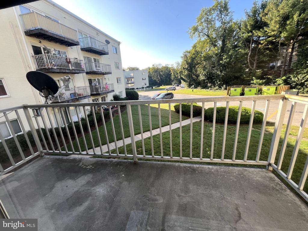 1009 CHILLUM ROAD Unit: 206