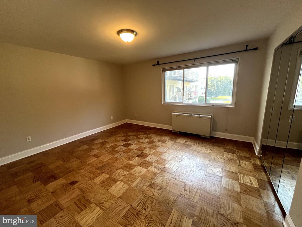 1009 CHILLUM ROAD Unit: 206