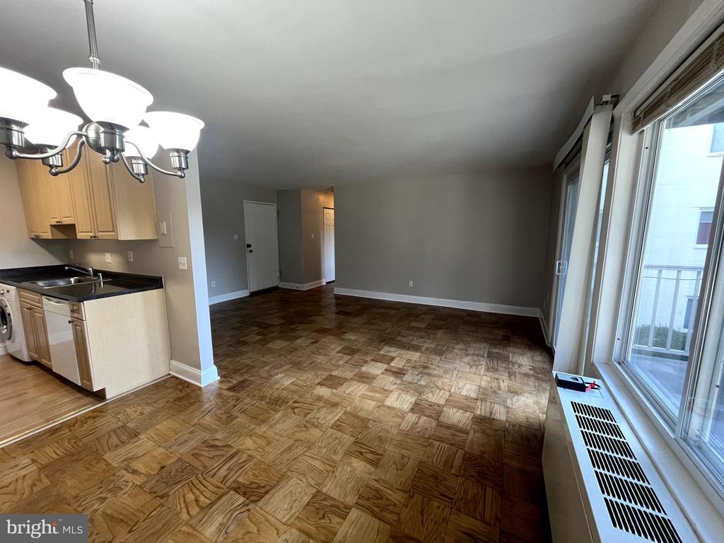 1009 CHILLUM ROAD Unit: 206