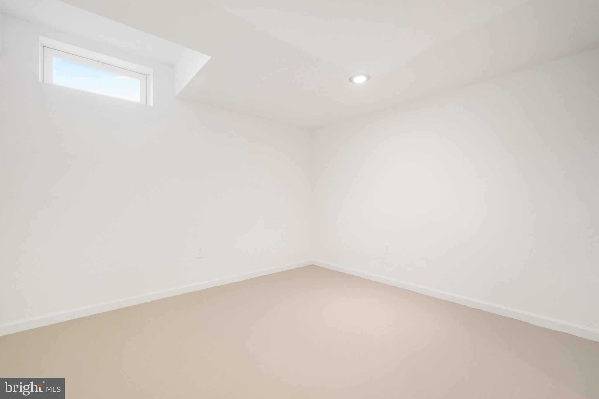 19321 PARADISE MANOR DRIVE