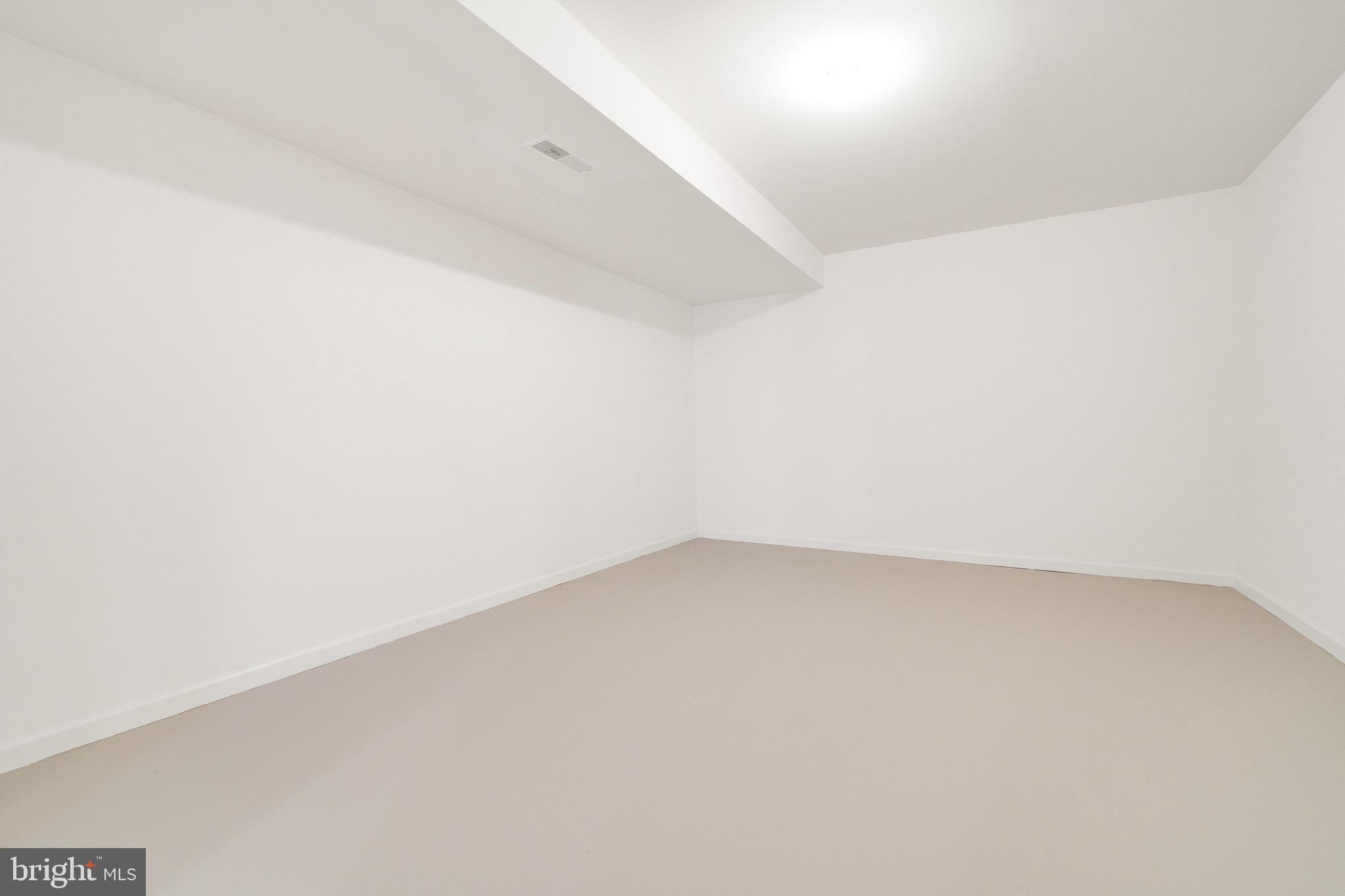 19321 PARADISE MANOR DRIVE